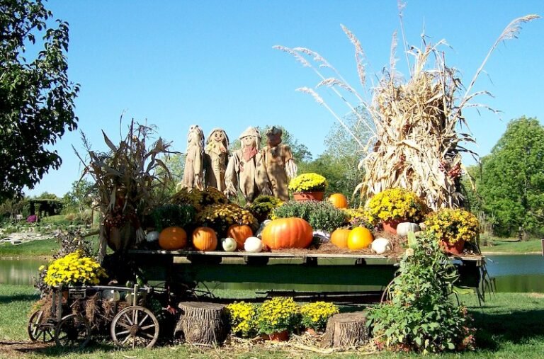Outside Fall Decorations, Creating Homemade Fall Lawn Decorations