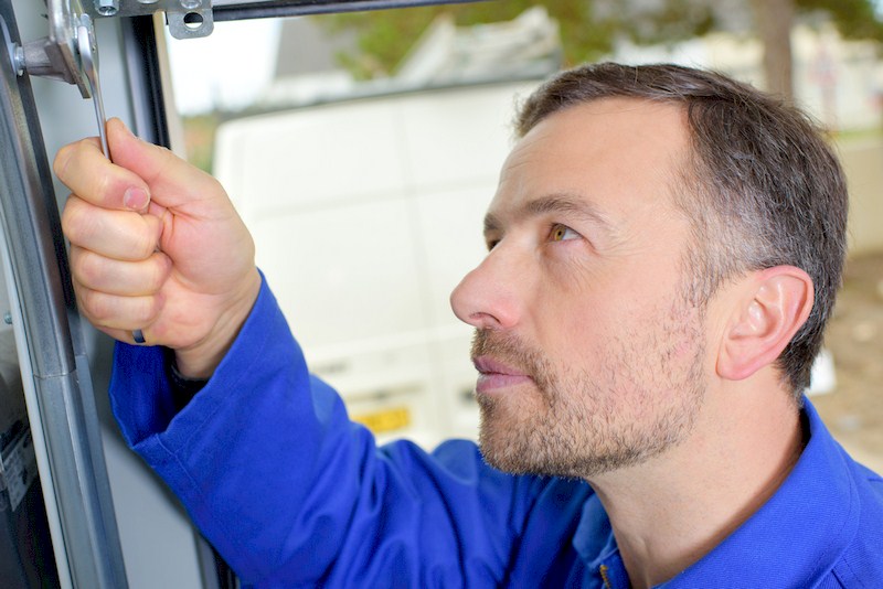 How to Fix Garage Door: Troubleshooting Most Common Garage Door Problems