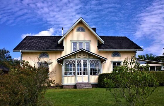 Featured of 8 Simple Ways to Improve Your Home's Curb Appeal