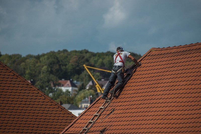 Sagging Roof Sagging Roof - 5 Signs That Will Tell You It’s Time to Repair Your Roof