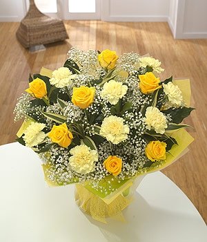 Yellow Roses With Carnations Yellow Roses With Carnations - Types of Flowers and Roses Which Will Make Your Garden Looks Attractive