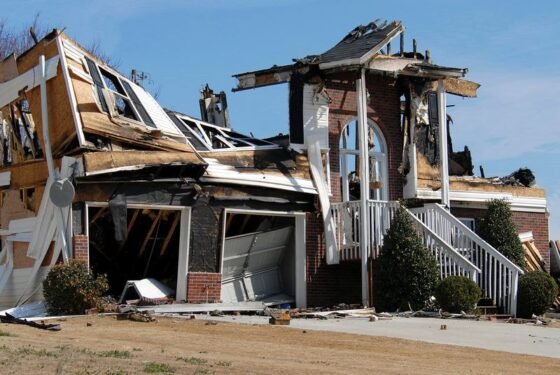 Featured of How to Clean Up After Fire Damage and Get Rid of the Smoke Smell in Your Home