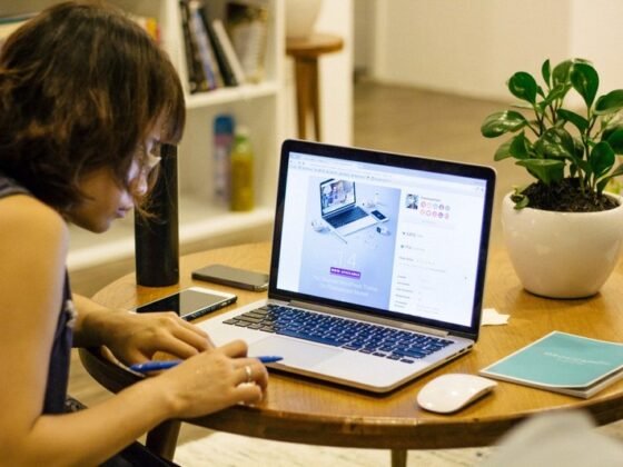 Featured of Should Small Businesses Rent Office Space or Work From Home?