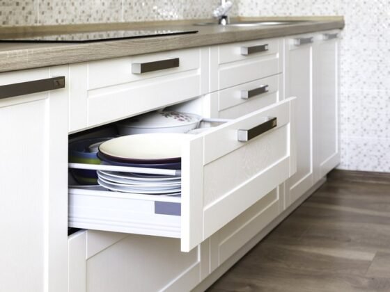 Featured of Things You Should Consider While Choosing Your Kitchen Cabinets