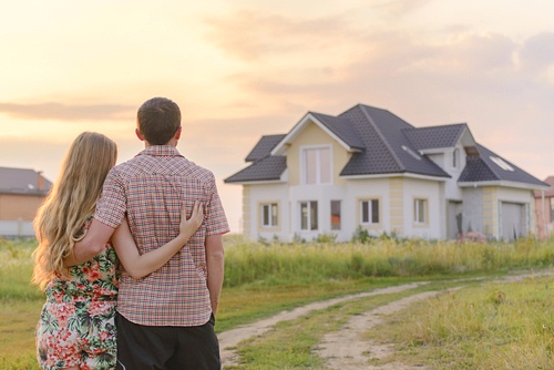 Best Tips in Choosing a New House After Wedding