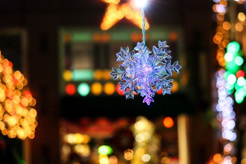 Featured image - Ideas for Decorating for Christmas on a Budget