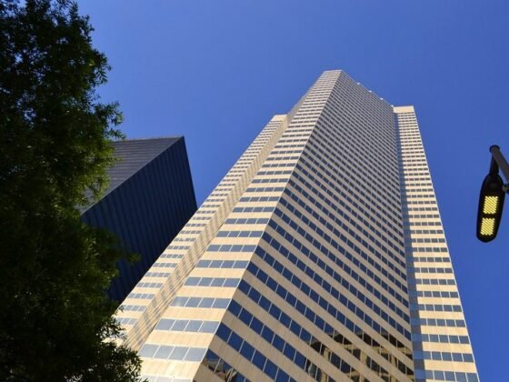 Featured of Will Migrating to Solar Power LED Lighting Help