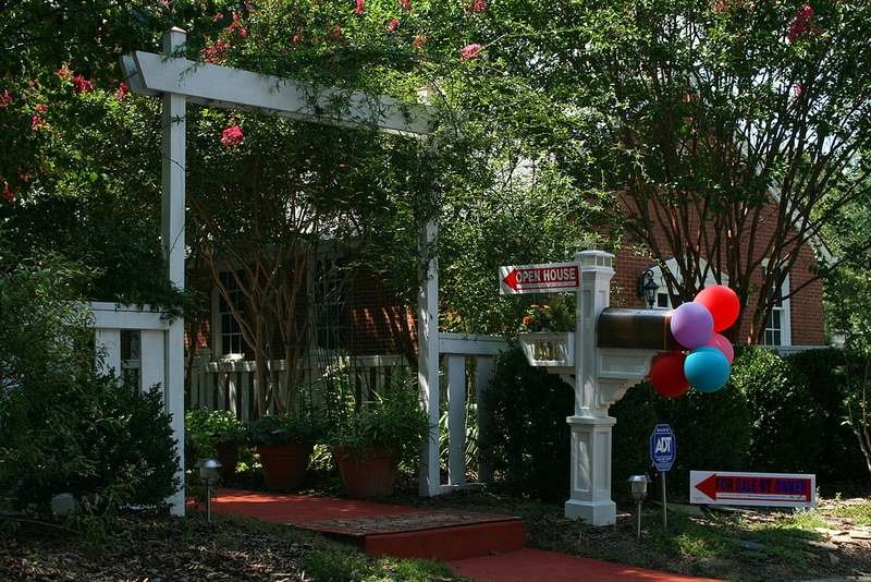 How to Set Up Your Home Landscape for an Open House How to Set Up Your Home Landscape for an Open House