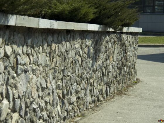 Featured of Find Out the Advantages of Retaining Walls