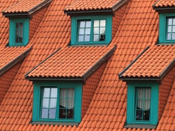 Featured of 5 Best and Easy Ways to Clean Your House Roofs