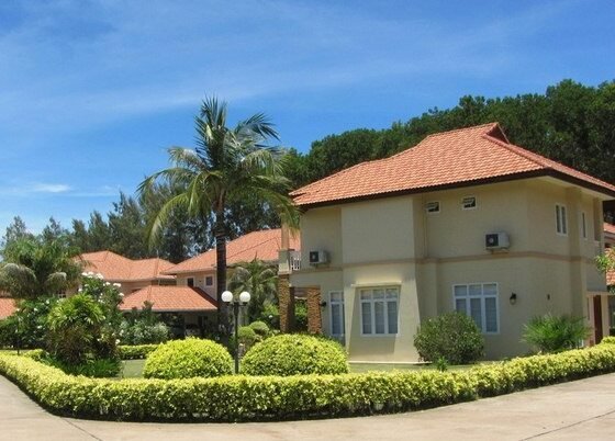 Featured of 5 Beautiful Benefits to Living in a Tropical Gated Community