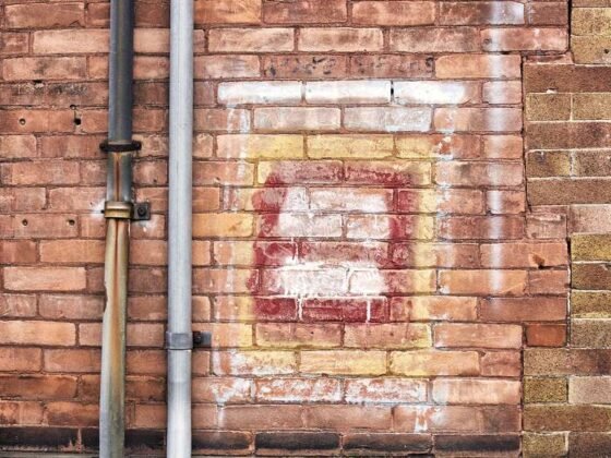 Featured image - 5 Tips to Ensure Proper Rain Gutter Installation