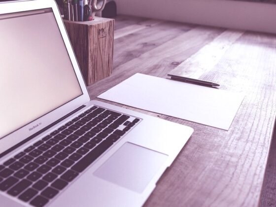 Featured image - How to Choose the Right Desk for Your Office