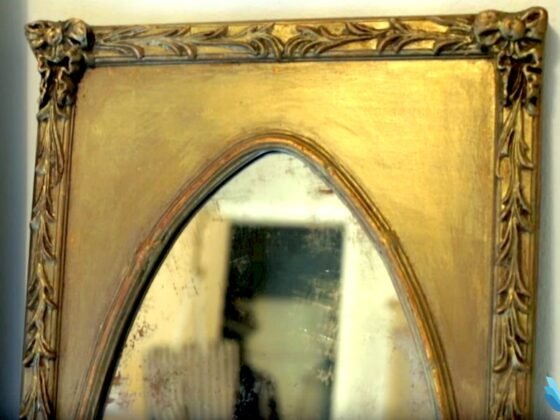 Featured image - The Industry Expert Ideas to Use Antique Mirror in Classic Home Décor