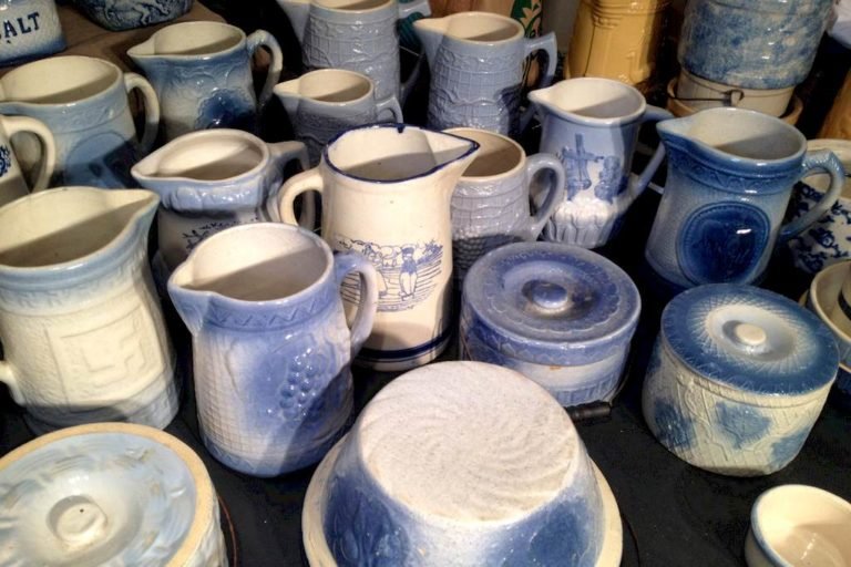 What Are the Differences Between Porcelain and Stoneware?