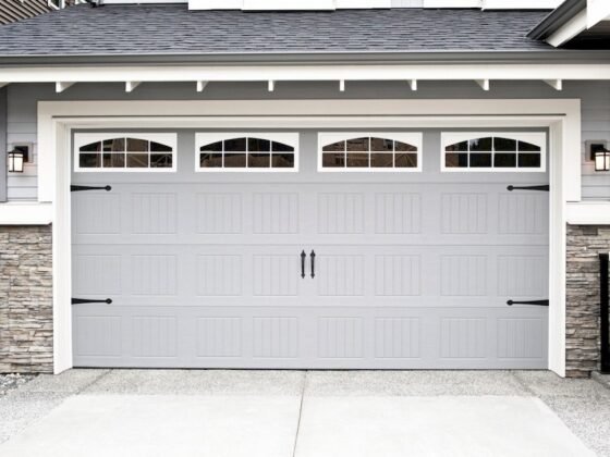 Featured image - 7 of the Best Garage Door Materials for Your Home