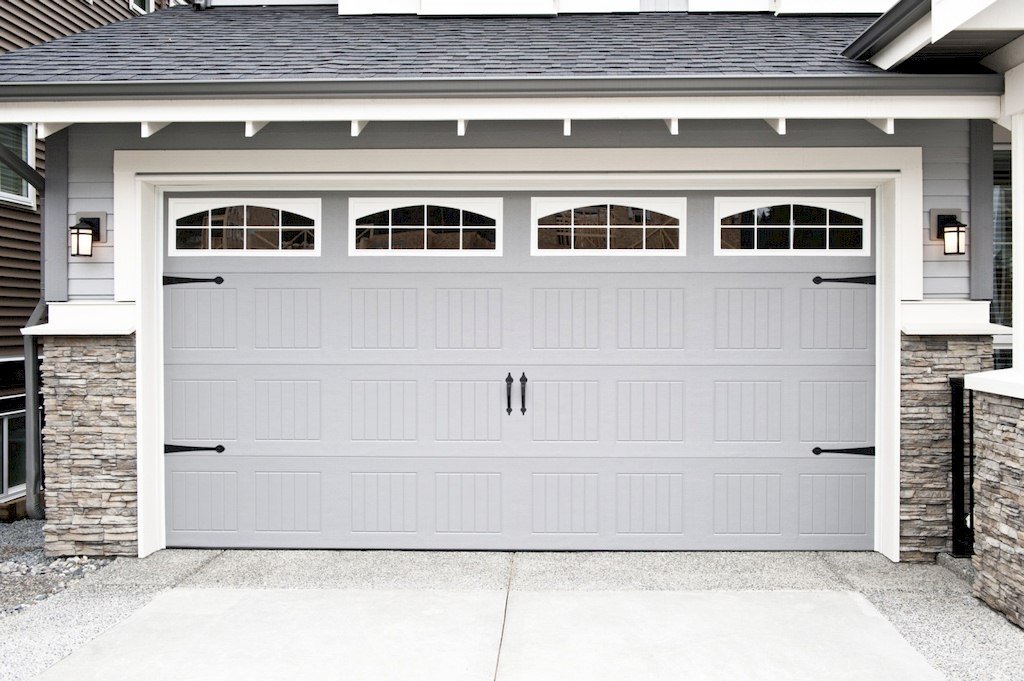 7 of the Best Garage Door Materials for Your Home image - 7 of the Best Garage Door Materials for Your Home
