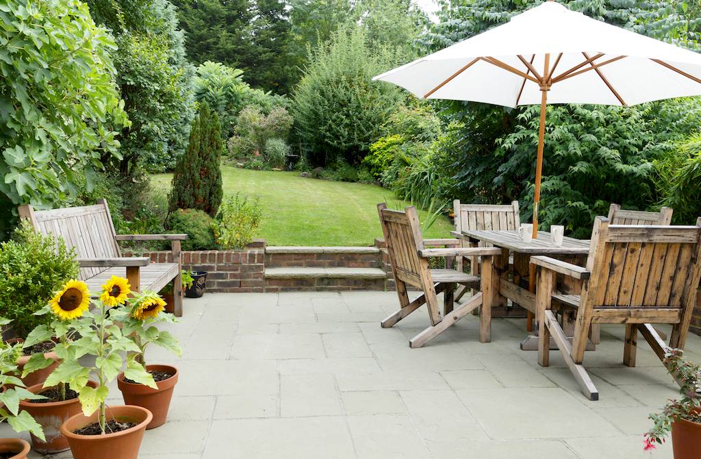 Featured image - Outdoor Cleaning: How to Prepare the Space for Summer Season