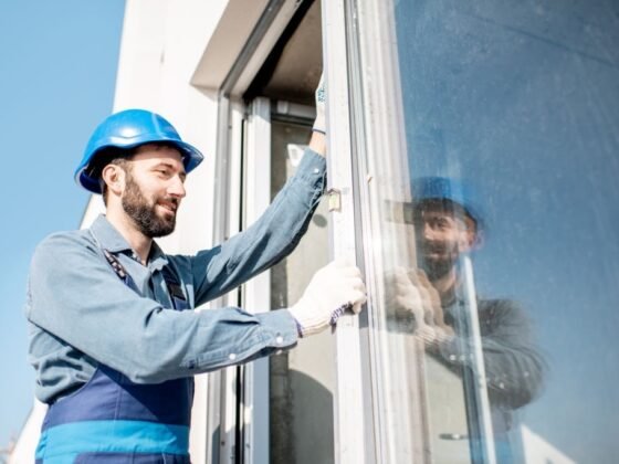 Featured image - Plexiglass Strength, Weight and other Properties That Made This Highly Versatile