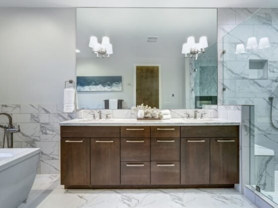 Featured image - The Best Type of Frameless Mirrors Used in Bathroom [2020]