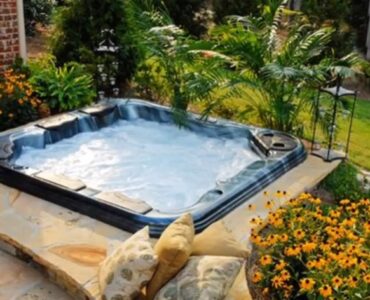 Featured image - 6 Ways to Beautifully Integrate an Outdoor Hot Tub