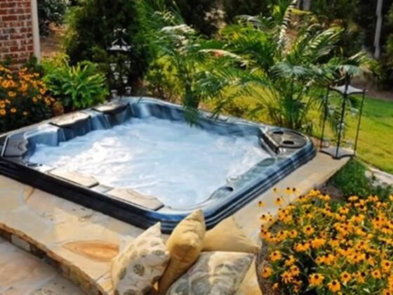 Featured image - 6 Ways to Beautifully Integrate an Outdoor Hot Tub