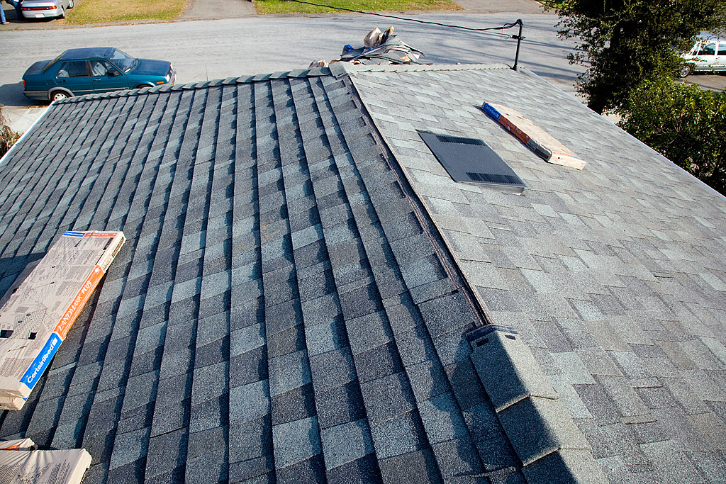 Featured image - 5 Thing You Need to Know About Asphalt Roofs