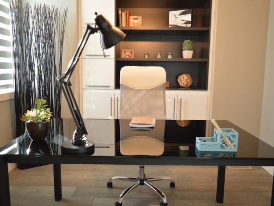 Featured image - Setting Up an Office: 9 Pro Tips for How to Set Up an Office