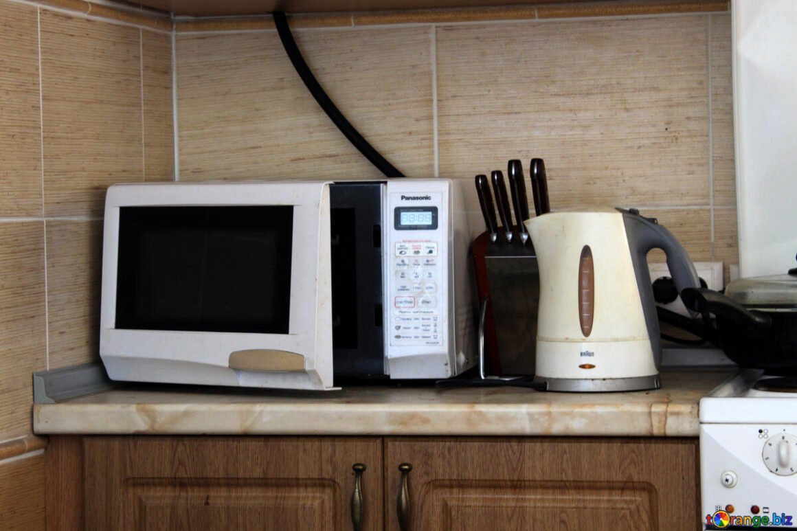 Featured image - Signs You Need to Hire an Appliance Repair Service
