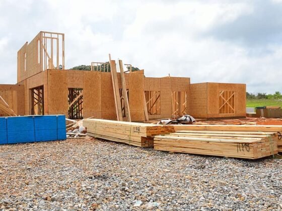 Featured image - 5 Tips on Building a Custom Home Budget for Beginners