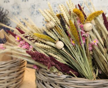 Featured image - How to Incorporate Dried Flowers to Your Home Design