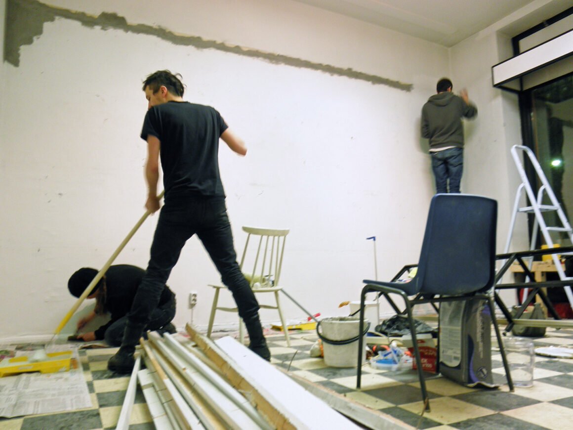 Featured image - How to Survive Renovation and Not to Break Up