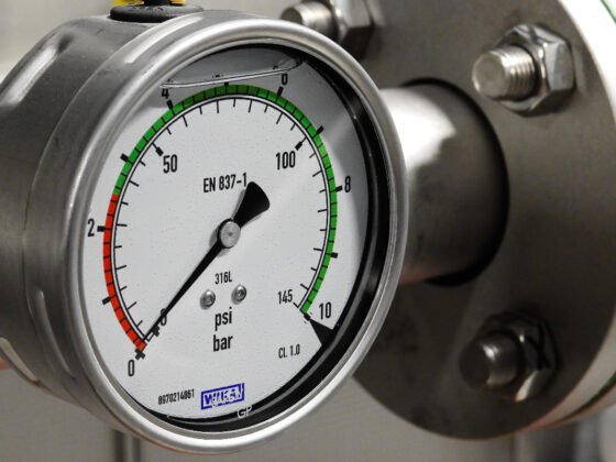 Featured image - What Should the Pool Filter Pressure Gauge Read