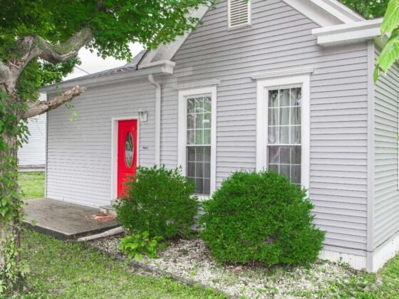 Featured image - The Ultimate Guide on How to Clean House Siding Effectively