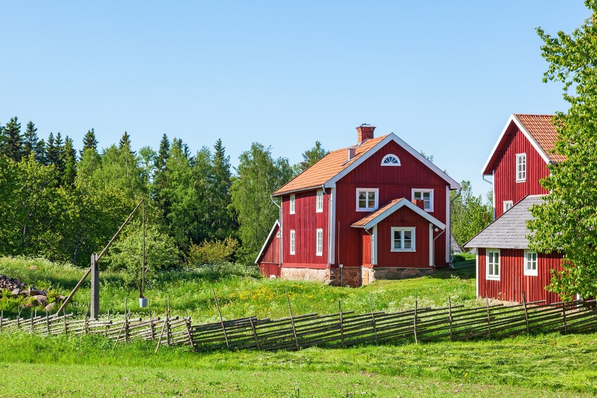 How to Improve the Exterior Look of Your Farm House image - farm house