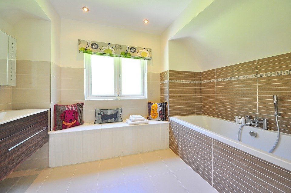 6 Beautiful Colors to Choose for Small Bathrooms image - 6 Beautiful Colors to Choose for Small Bathrooms