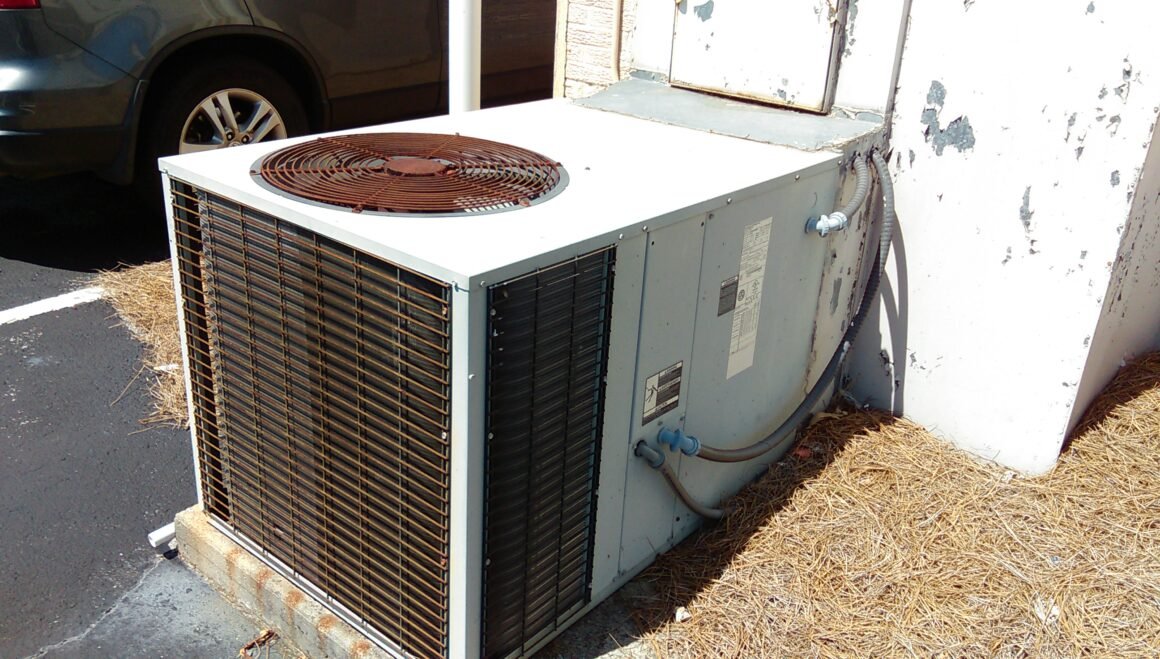 featured image - How to Prepare Your HVAC Unit for A Snowstorm