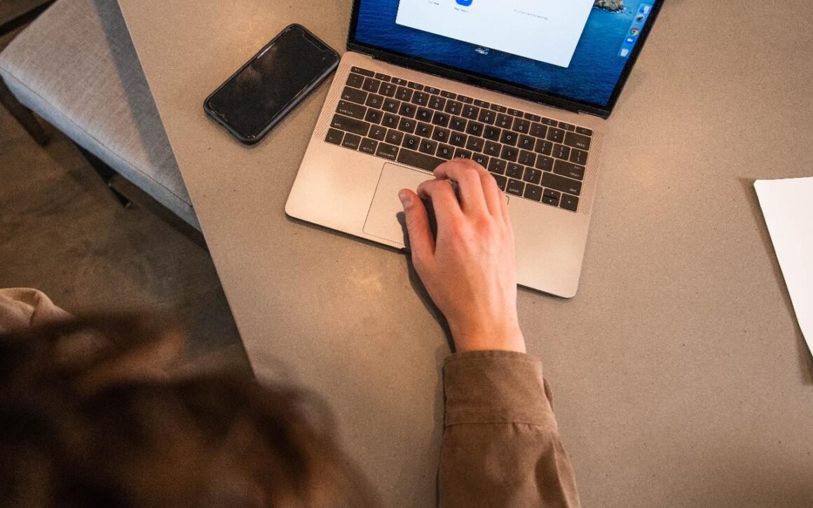 Featured image - Making Secure Deals with Virtual Deal Room Technologies