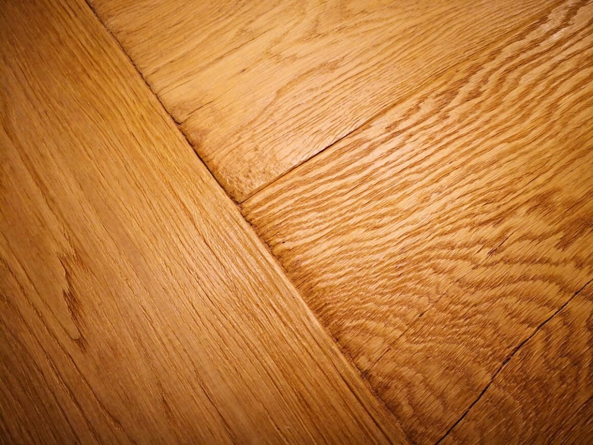 The Differences Between Wood and Laminate Flooring