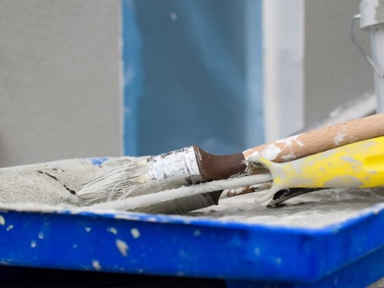 featured image - 5 Essential Tips to Keep in Mind Before Starting with The Painting of Your Ceiling