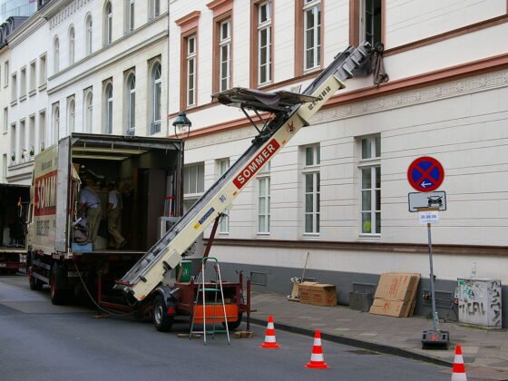 featured image - How to Find Quality Office Furniture Movers