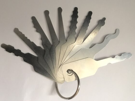 Featured image - What to do if the Key Is Broken in the Ignition Switch or in the Car Door