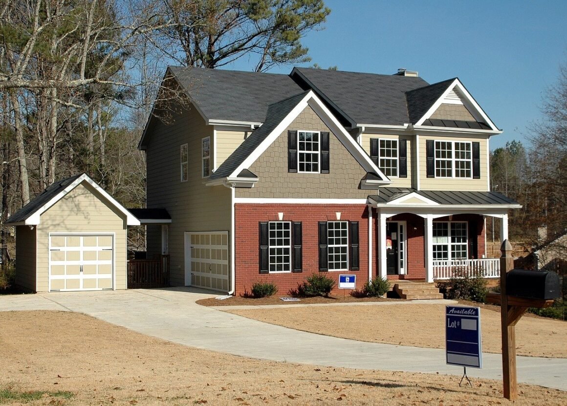 featured image - 7 Need to Know Tips Before Selling Your Own Home