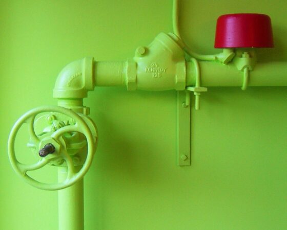 featured image - 5 Tips for Finding & Hiring A Good Plumber