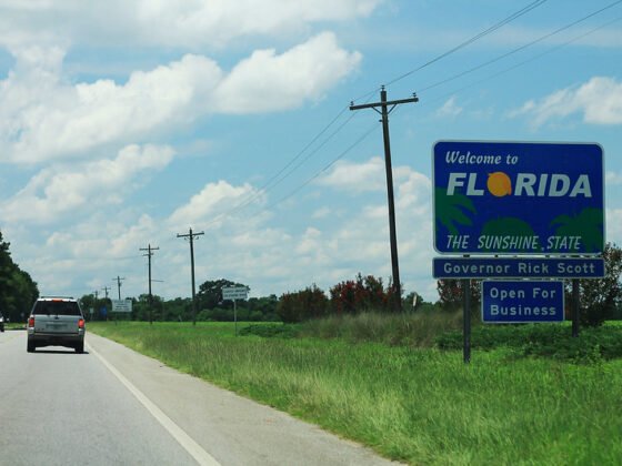 featured image - 8 Awesome Reasons to Move to Florida This Year