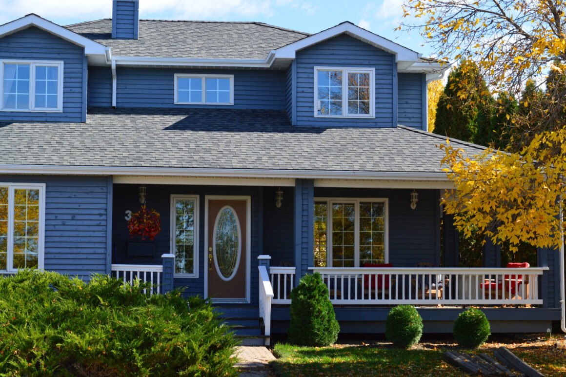 featured image - A Homeowner's Guide to the 6 Best House Siding Options