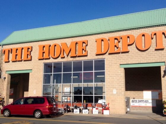 Featured image - Does Home Depot Install Bathtubs