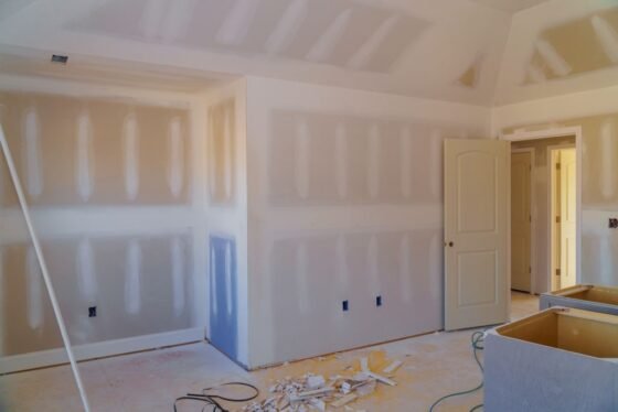 Featured image - How to Reduce Dust When Sanding Drywall