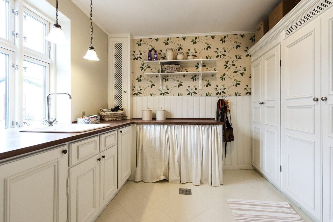 featured image - Painting Kitchen Cabinets – Top Tips and Mistakes to Avoid