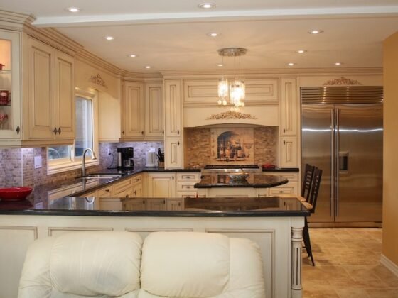 featured image - Top 5 Questions to Ask Your Contractor Before Starting Your Kitchen Remodeling Project